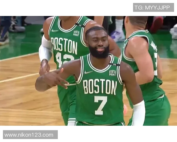 怀特末节三分连中助绿军追分,坎宁安得分突破30大关 怀特末节三分连中助绿军追分,坎宁安得分突破30大关