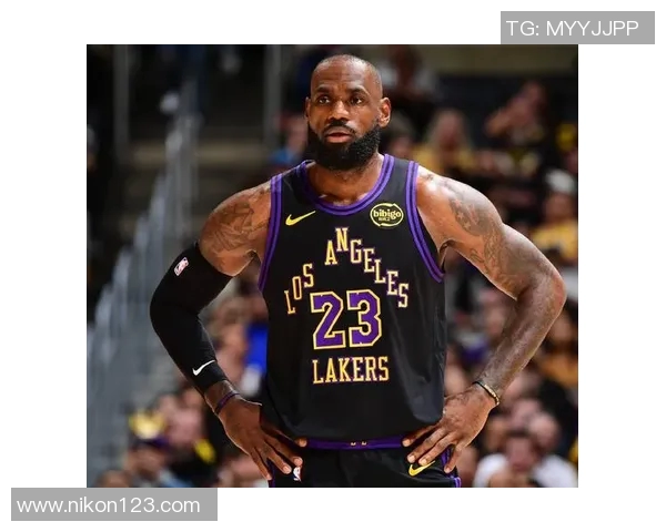 仅差1篮板又刷纪录！41岁詹皇31+10+9结束三连败 末节12分真猛